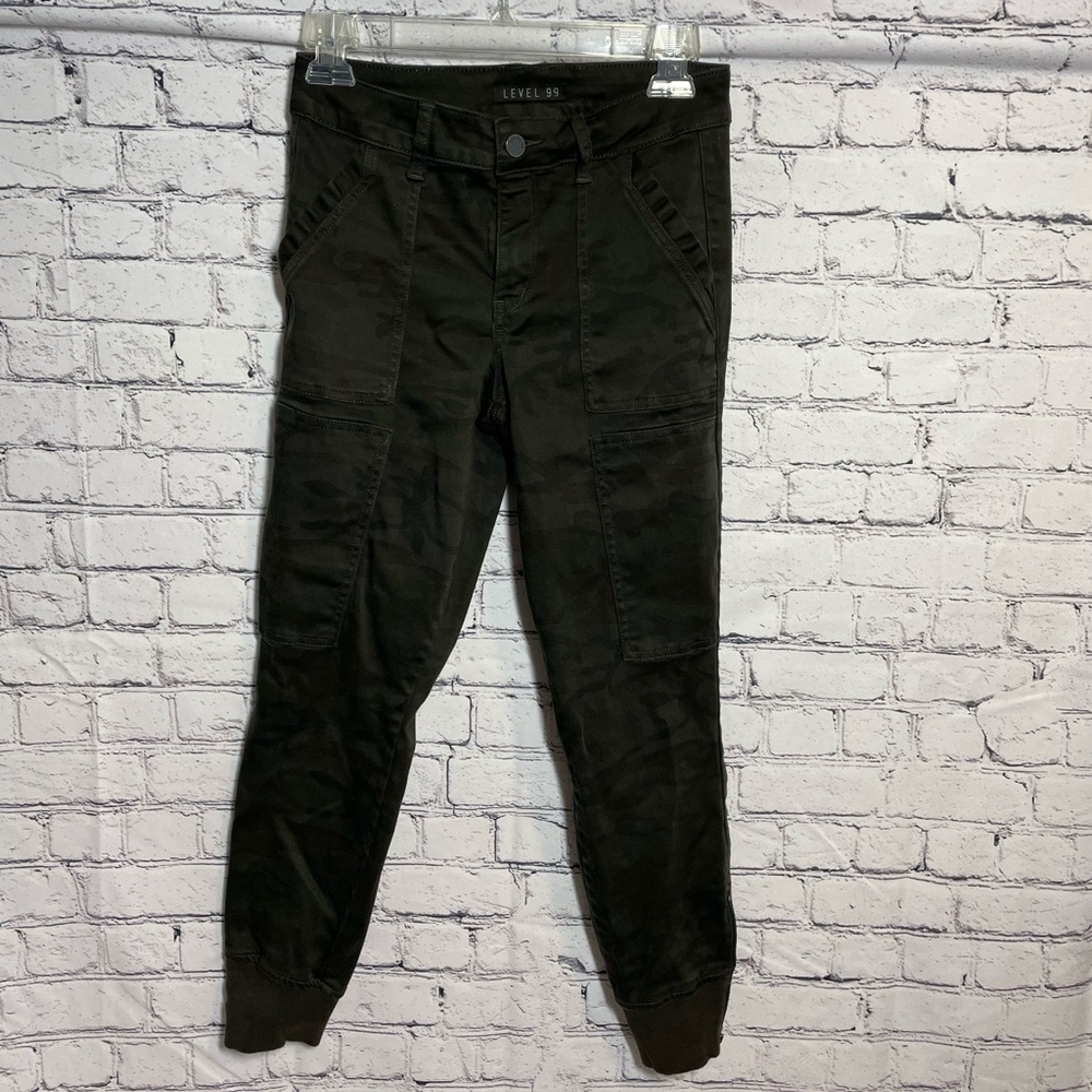 Level 99 Women’s Dark Green Camo Skinny Jolie Utility Pants Zip Ankles Size 25